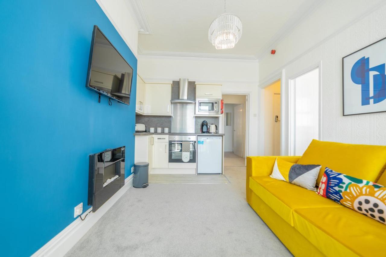 Charles Alexander Short Stay - Highcliffe Apartments Cleveleys Ngoại thất bức ảnh